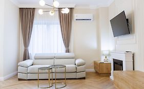 Apartbutterfly